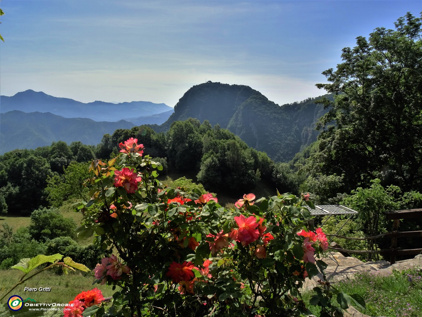 20 Dalla cascina vista verso il Monte Zucco.JPG